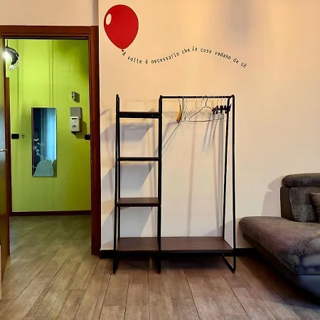 Spacious 8 Mins By Metro To Center 热那亚