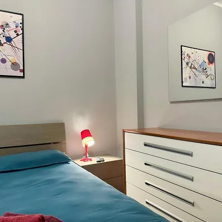 Spacious 8 Mins By Metro To Center Appartement *