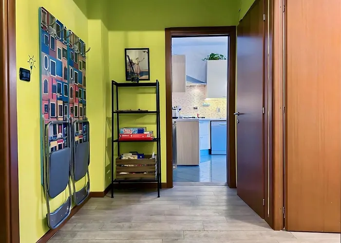 Spacious 8 Mins By Metro To Center 公寓 热那亚