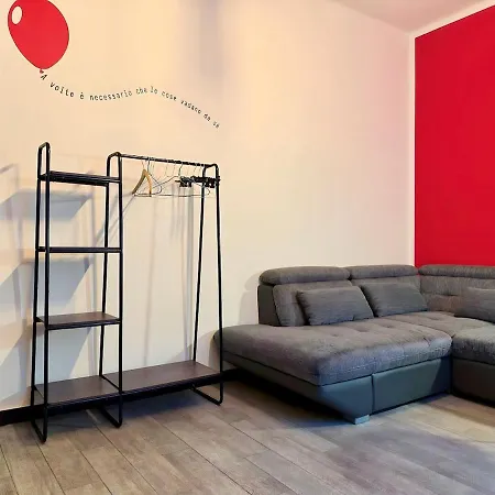 Spacious 8 Mins By Metro To Center Διαμέρισμα