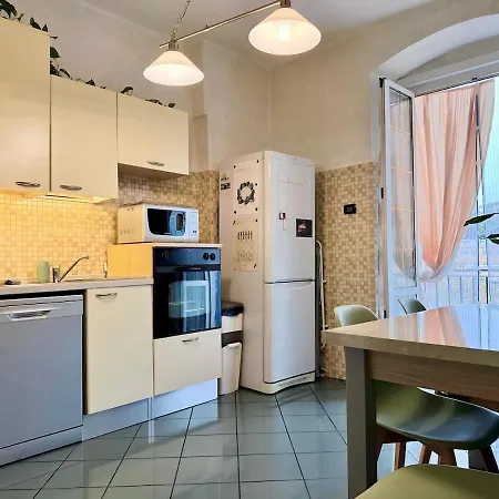 Spacious 8 Mins By Metro To Center *