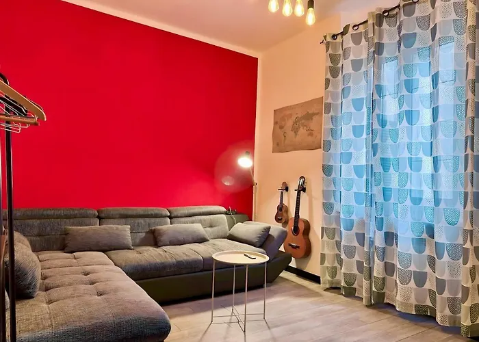 Spacious 8 Mins By Metro To Center Apartamento